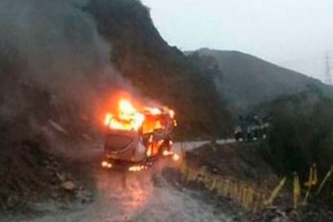 Bus-quemado-ELN-Chocó-Suministrada.jpg