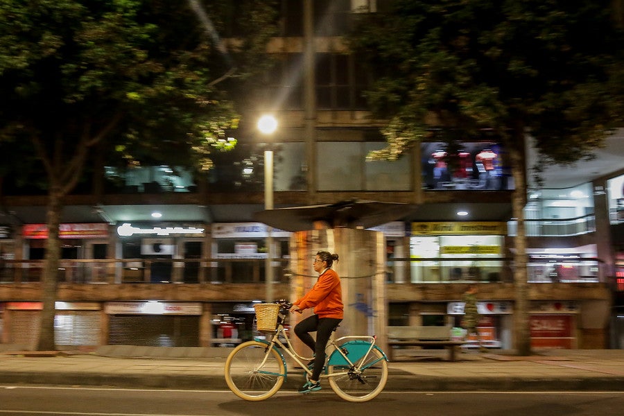 CicloviaNocturnaBogotaRefCOLPRENSA.jpg