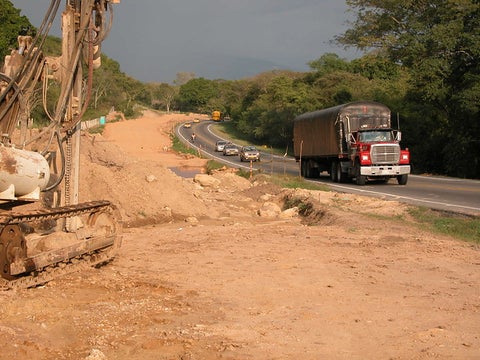 Construcción-vías-Colprensa.jpg