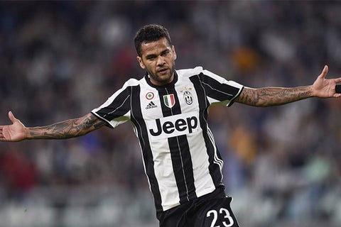 DaniAlvesJuventusOFICIAL1.jpg