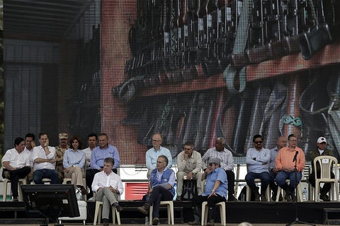 Dejación-de-armas.-Colprensa-Luisa-González.jpg
