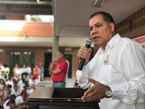 EliécerArteagaAlcaldeApartadoFotoOficialdesuTwitter.jpg