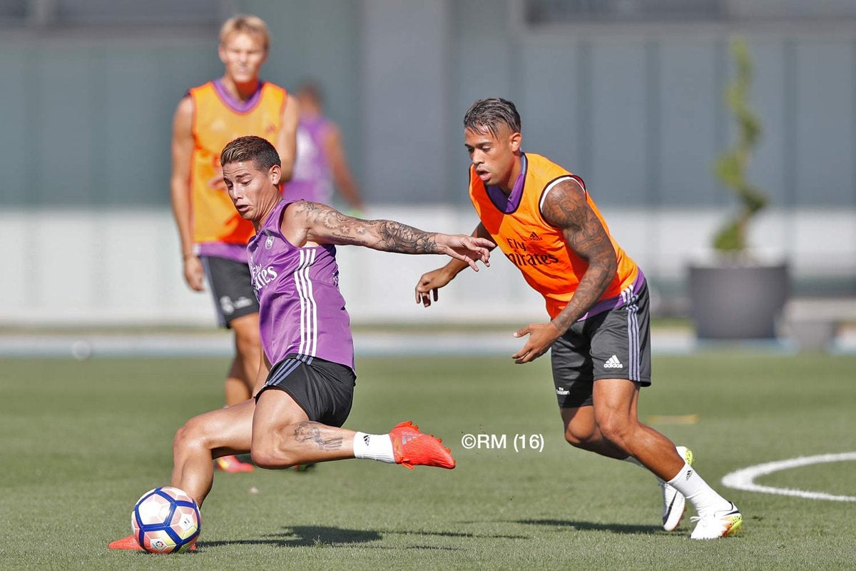 JAMESENTRENANDOOFICIALMADRIDLAFM1.jpg