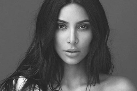 Kim Kardashian quedó al descubierto por evidente uso de Photoshop