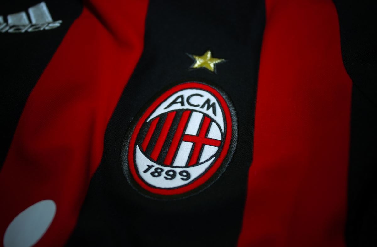 MilanEscudo12.jpg