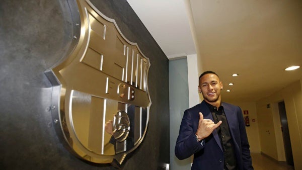 NEYMARRENUEVABARCELONAOFICIAL1.jpg