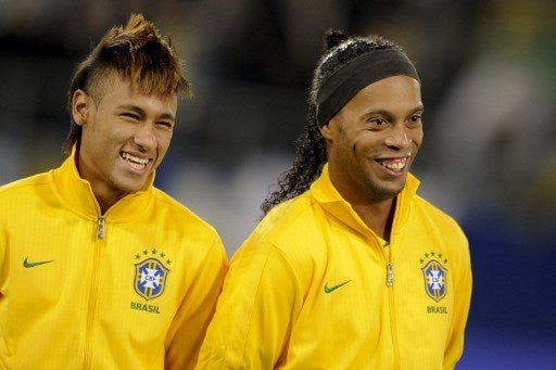 Neymar-Ronaldinho-AFP.jpg