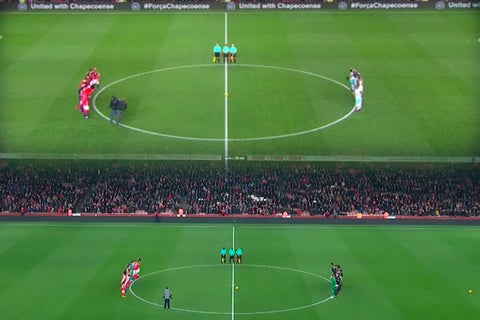 OLDTRAFFORDEMIRATESCHAPECO1.jpg