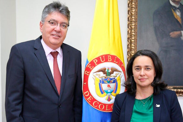 Paula-Acosta-LA-FM-Oficial.jpg