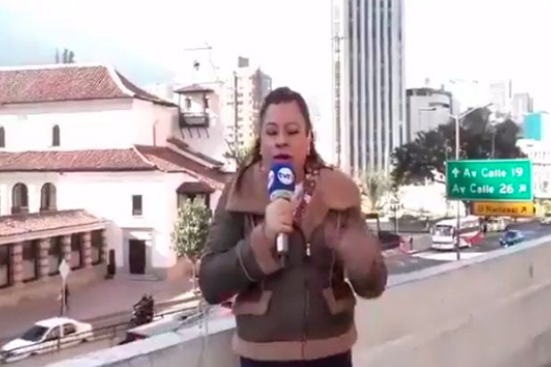 Periodista-papa-movil.jpg