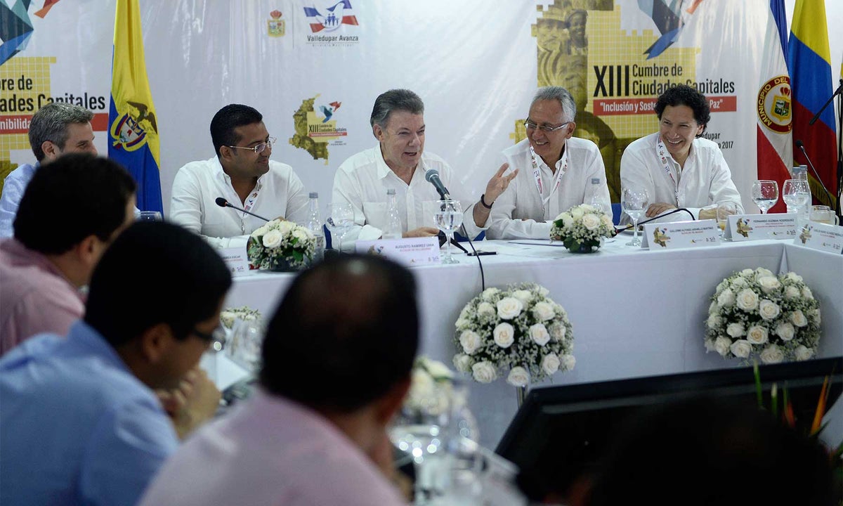 Santos-LA-FM-Presidencia-9.jpg