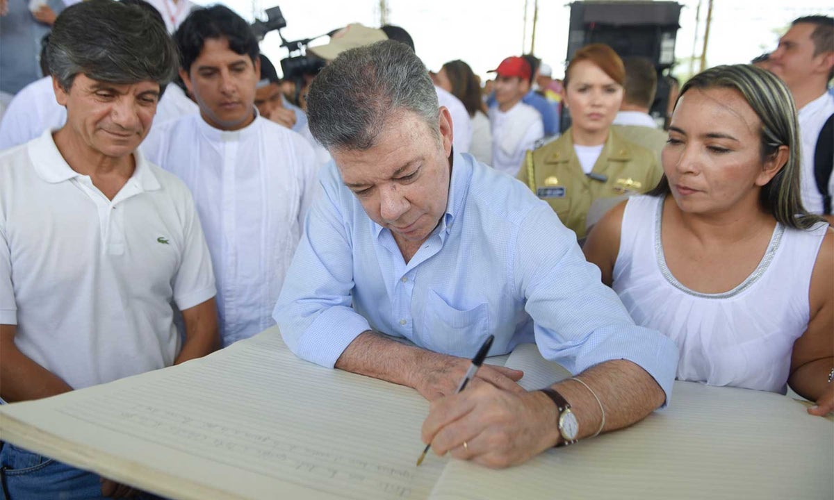 Santos-LA-FM-Presidencia2.jpg