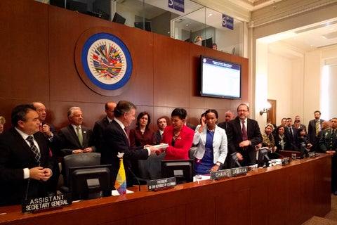 Santos-OEA-Twitter-oea.jpg