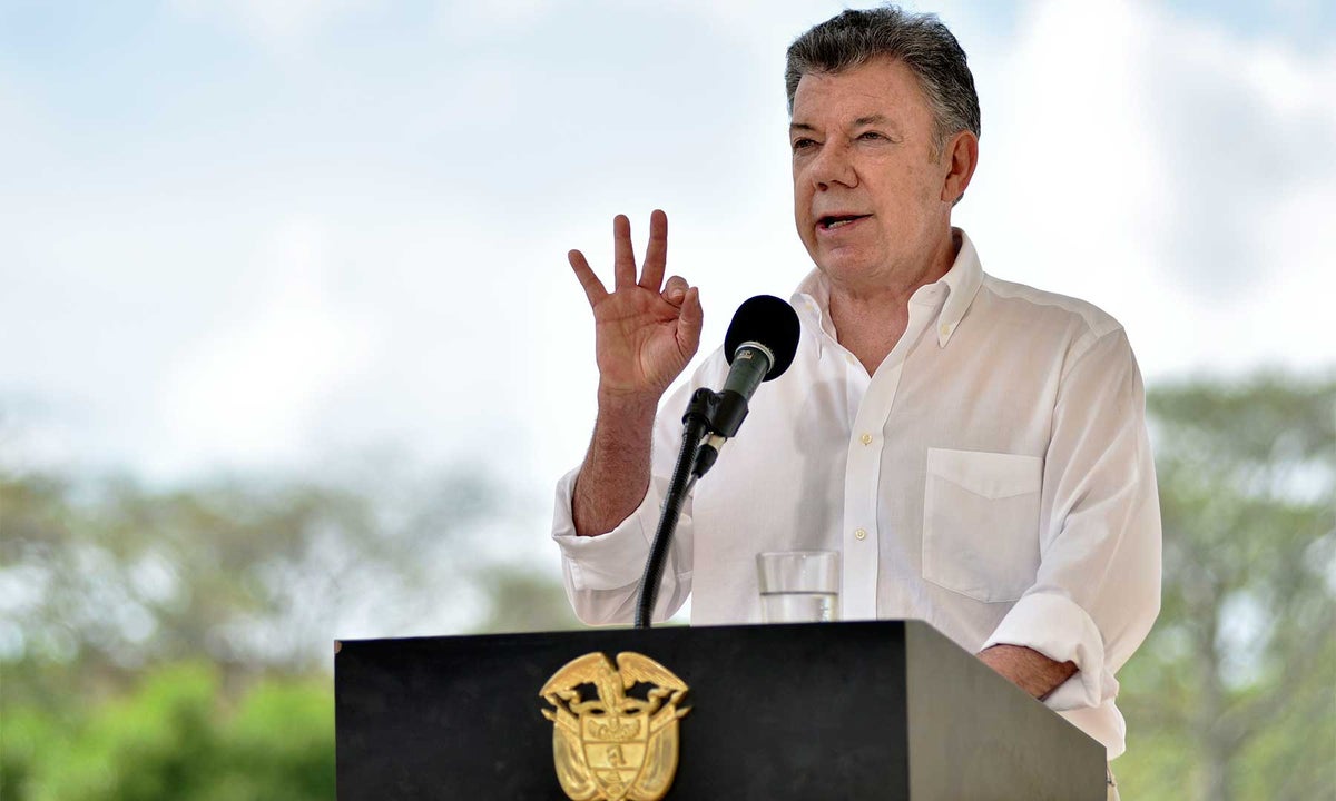 Santos-Presidencia-LA-FM5.jpg