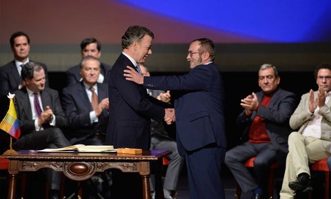 SantosyTimochenkoPazPresidenciaOFICIAL1.jpg