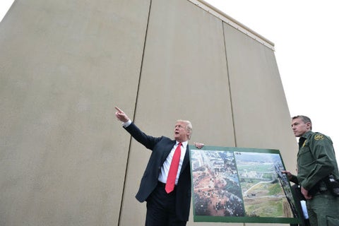 Trump-Muro.jpg