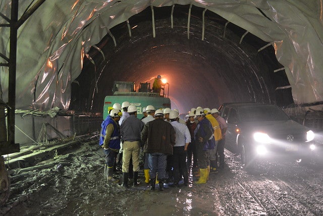 Tunel-de-la-línea-colprensa.jpg