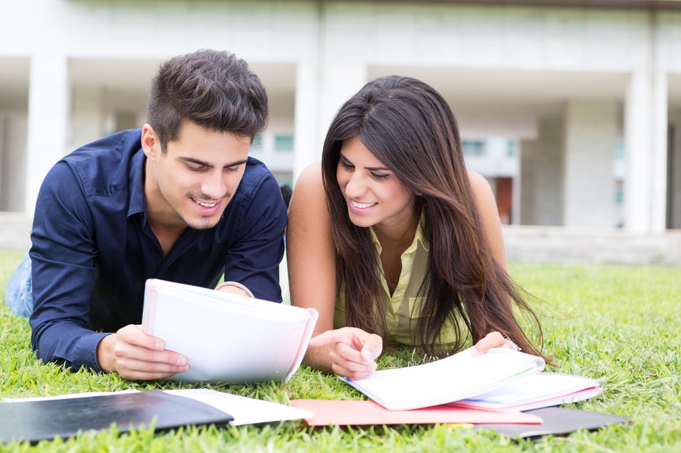 UniversitariosRefINGIMAGE1.jpg