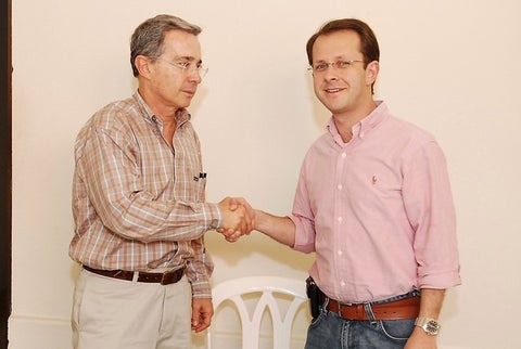 alvarouribeandresfariasrefarchivocolprensalafm1.jpg