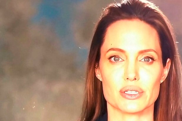 angelinajolie111.jpg