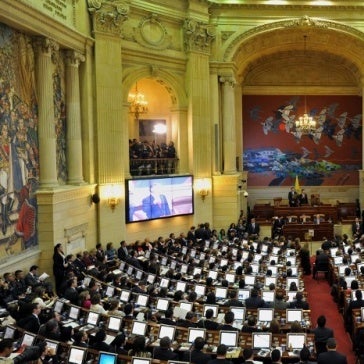 Corte y sindicatos se unen en críticas al Congreso frente a las curules ...