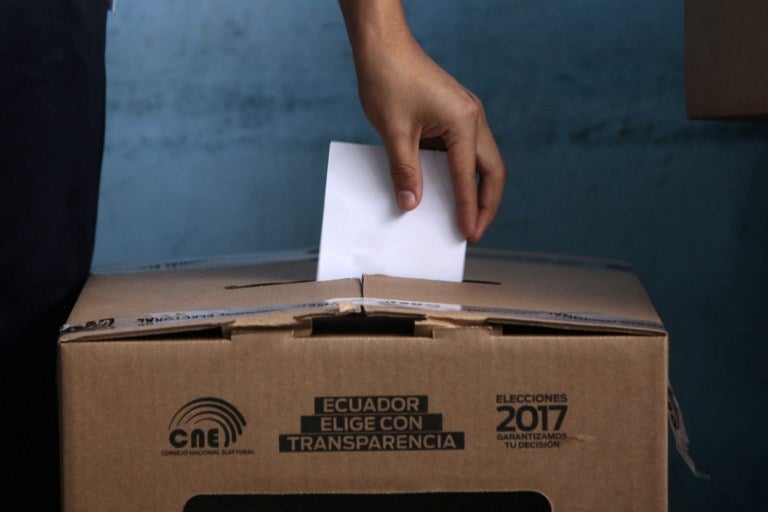 eleccionesecuadorurnarefafplafm1.jpg