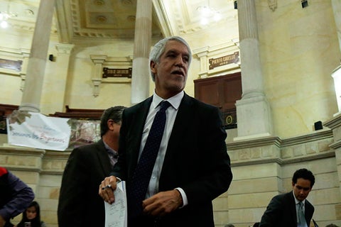 enriquepenalosacolprensalafm.jpg