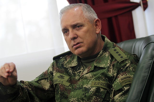 generalalbertomejiacolprensareflafm1.jpg