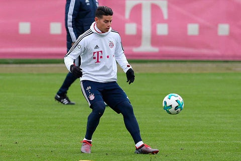 jamesentrenandoconBayernMunich.jpg