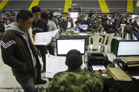 Remisos buscando normalizar su situación militar.