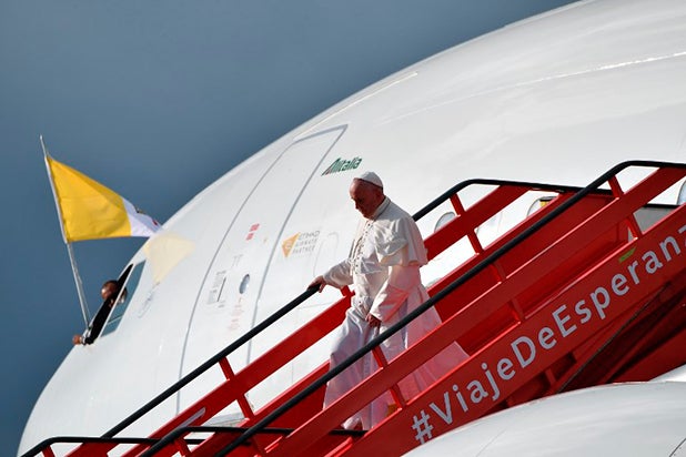 papafranciscoaterriza.jpg