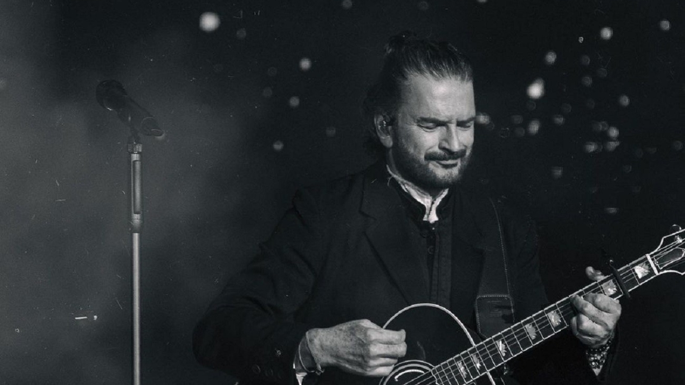 La grave enfermedad por la que Ricardo Arjona se retiró de los escenarios;  tendrían que operarlo