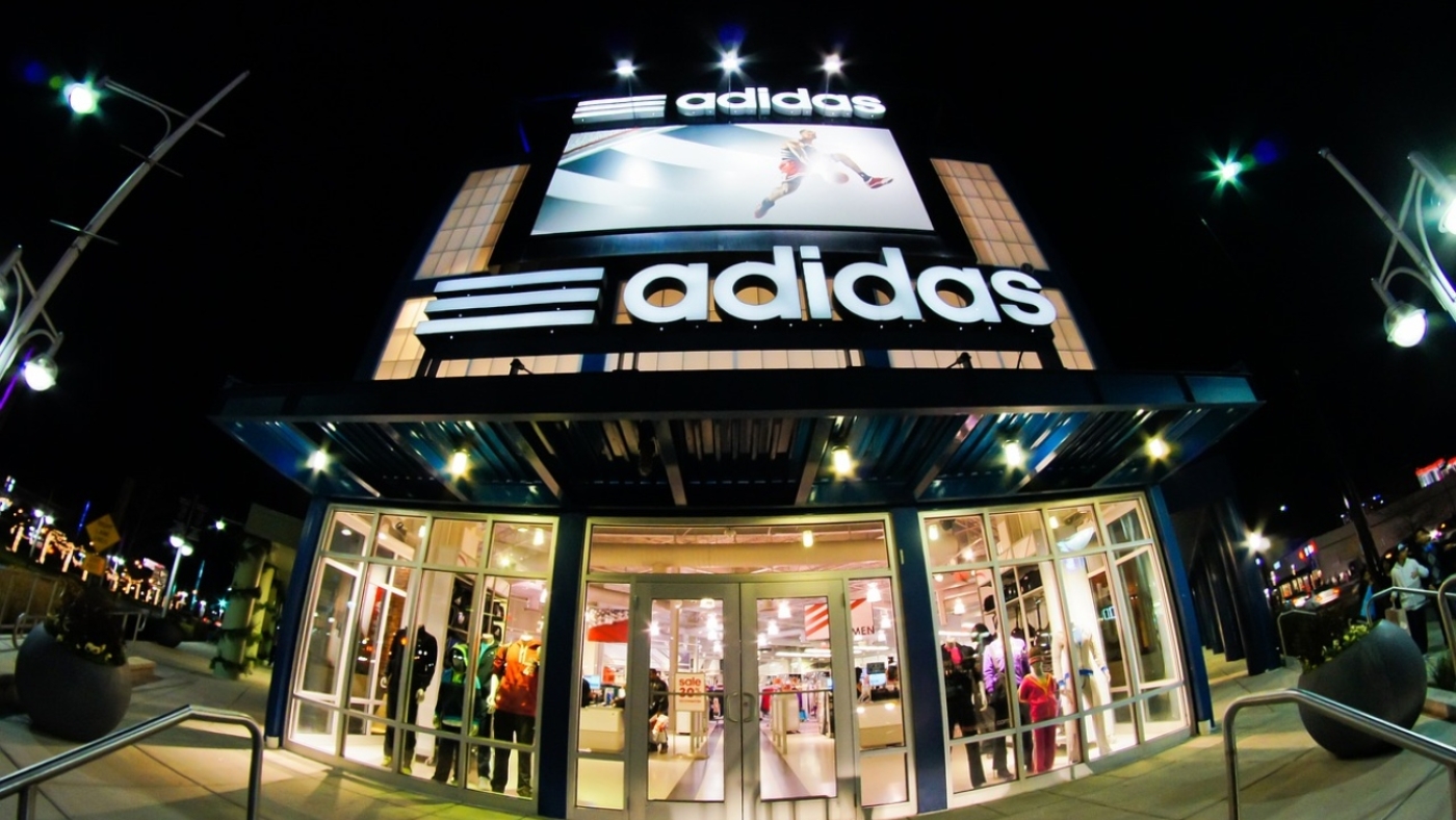 Hot Sale Tenis y ropa a mitad de precio en www.adidas La FM