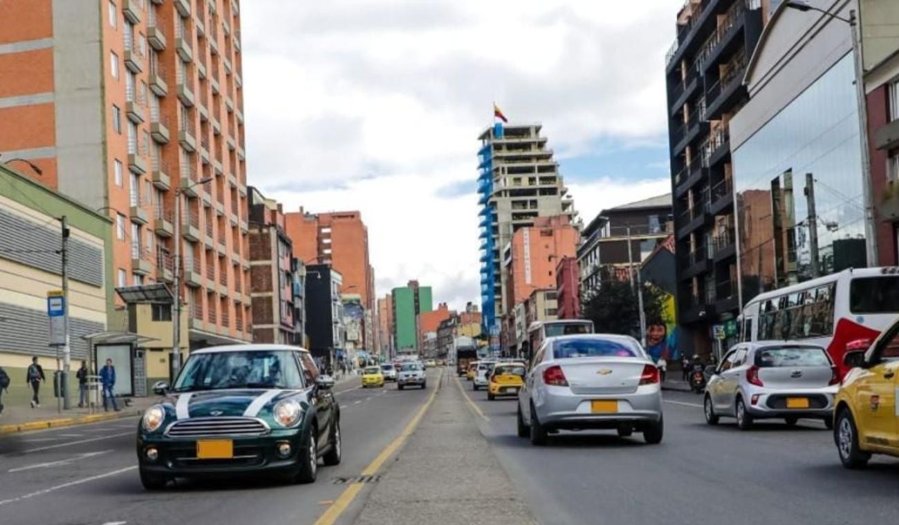 Pico y placa en Bogotá: Restricción vehicular para el viernes 18 de julio. Evite multas y contribuya al medio ambiente participando en el programa solidario de la Secretaría de Movilidad. 