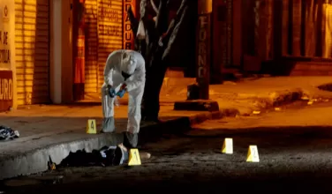 El segundo hecho violento ocurrió en la madrugada de este domingo 1 de diciembre, alrededor de las 5:00 a.m., en la calle 24 con avenida 3 del barrio San Rafael, donde fueron asesinadas dos personas.  De acuerdo con el informe de las autoridades, dos hombres que se movilizaban en una motocicleta llegaron al lugar donde estaban las víctimas y les dispararon en repetidas ocasiones. Aunque inicialmente resultaron heridos, ambos fallecieron posteriormente en el hospital.  En la última semana, se han registrado 