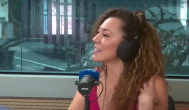 Andrea Guzmán se despidió de MasterChef Celebrity por un pollo crudo.