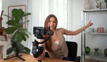 Sebastián Giraldo, creador de los premios Instafest, explica la importancia de la regulación y responsabilidades en la publicidad digital para los influencers. Multas de hasta 10 SMLMV por incumplimiento