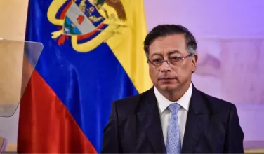El comandante del ELN niega acusaciones de Petro sobre asesinato de senador. Guerrilla cuestiona falta de pruebas y manejo de información