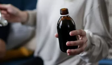 Invima prohíbe jarabe para ‘fumadores con jengibre’