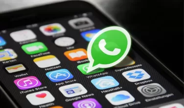 Ataque digital en WhatsApp alerta sobre vulnerabilidades en la seguridad en línea. ¡Protege tus datos con estos consejos!