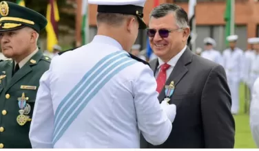 La Fiscalía imputará cargos al vicealmirante José Ricardo Hurtado Chacón por corrupción y narcotráfico. El excomandante de la Armada Nacional es acusado de favorecer a una red criminal. 