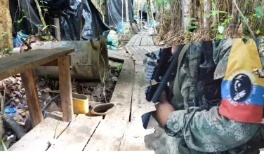 Secuestran a lideresa en Huila por presuntas labores de inteligencia. Autoridades activan búsqueda. 
