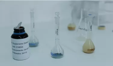 Riesgos de productos falsificados y milagrosos en Colombia: Director del INVIMA advierte sobre peligros para la salud.