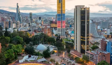 La avenida Polo Oriental conectará la autopista Norte con la avenida Santa Bárbara, mejorando la circulación en el norte.