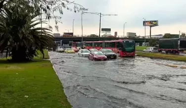 Inundaciones en Autopista Norte y avenida Boyacá. Conduzca con precaución.