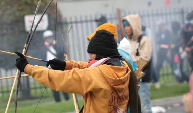 Ataque con flechas contra las autoridades en Bogotá