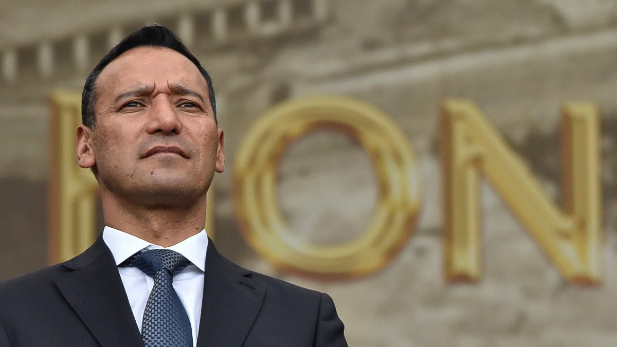 Pedro Sánchez, ministro de Defensa, habla del uso del glifosato