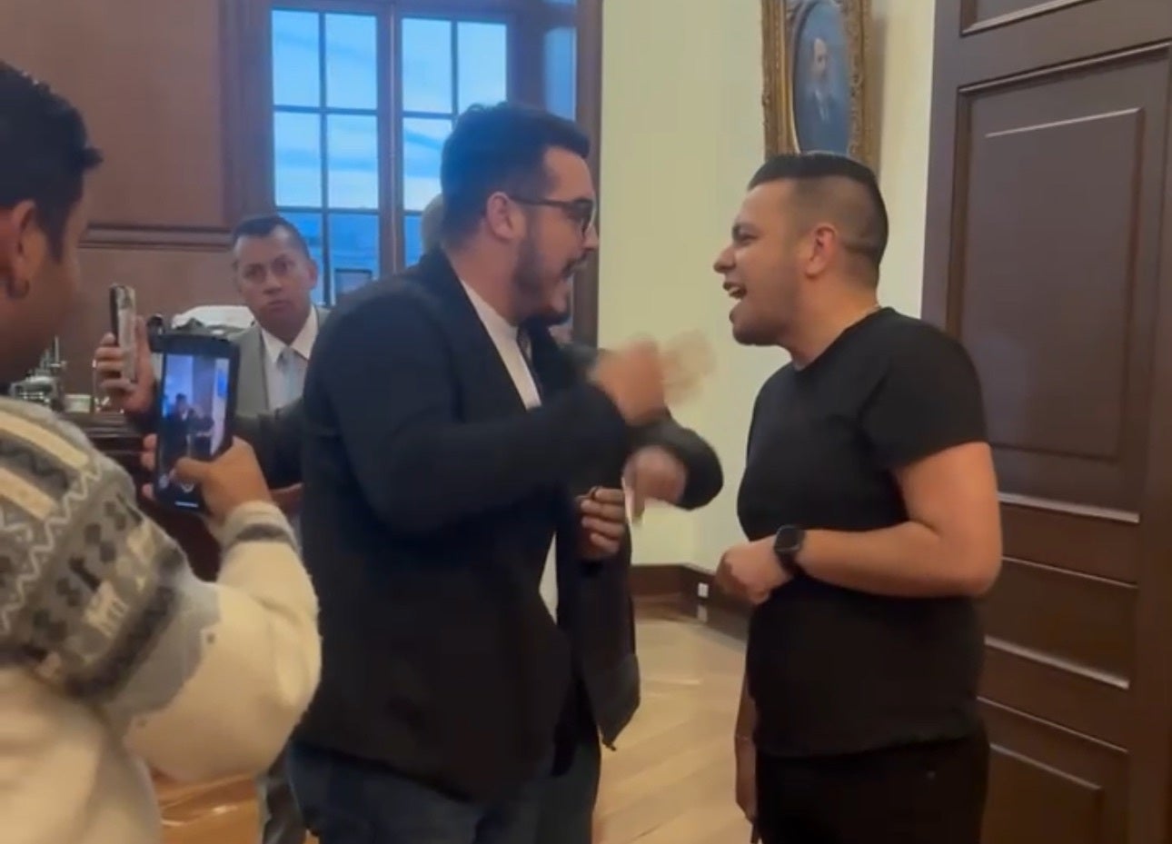 Jota Pe Hernández pelea Congreso