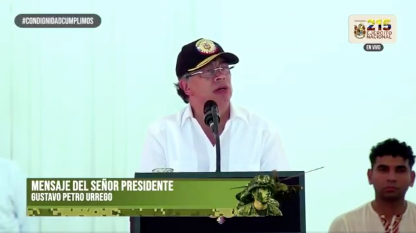 Gustavo Petro cuestiona posesión de Perú