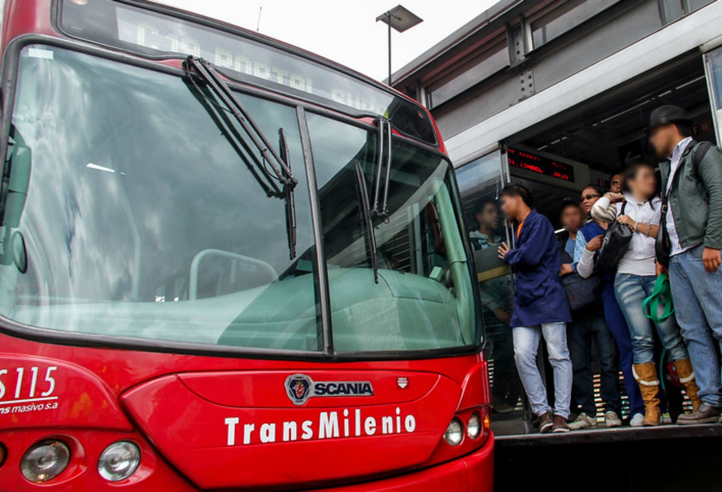 No cesa la problemática por los colados en Transmilenio.